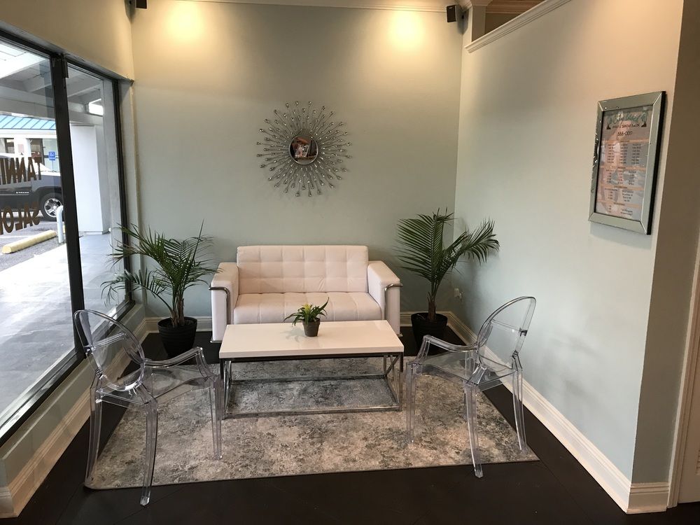 City Beach Tanning Salon: 3000 Severn Ave Ste 3, Metairie, LA 70002